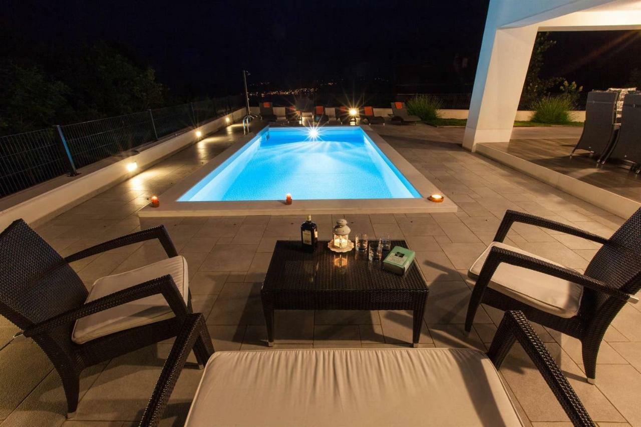 Villa Rina - Luxury Holiday Home Crikvenica Exteriör bild