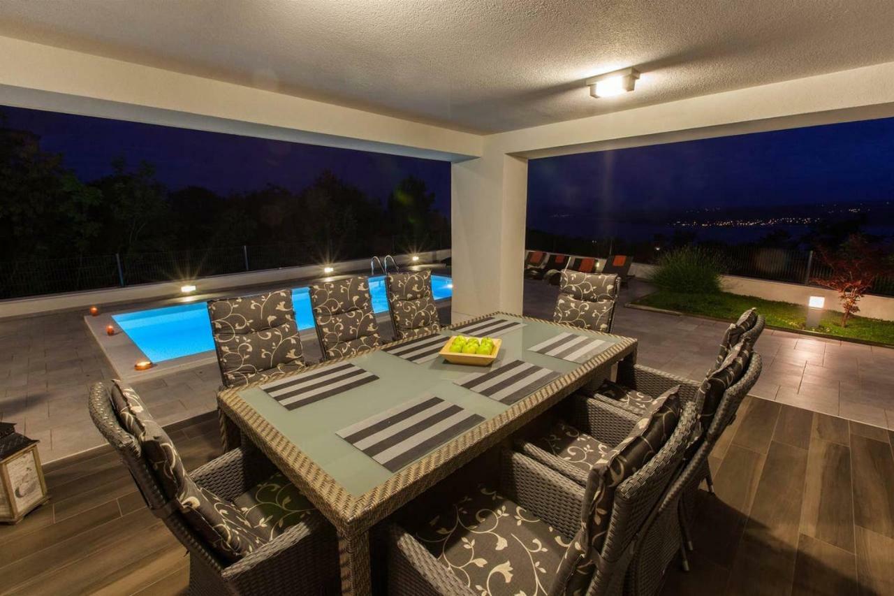 Villa Rina - Luxury Holiday Home Crikvenica Exteriör bild